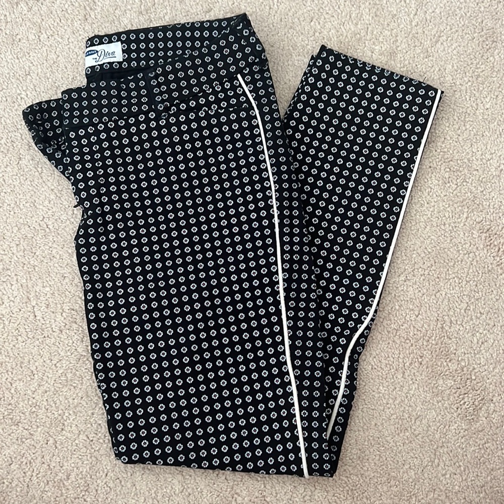 Old Navy Pixie Diva Pant - Wonens Size 4